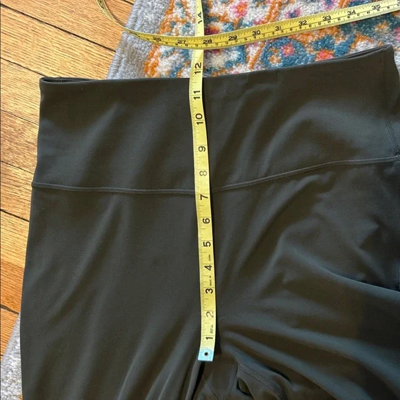 lululemon army green yoga pants - Picture 5 of 7